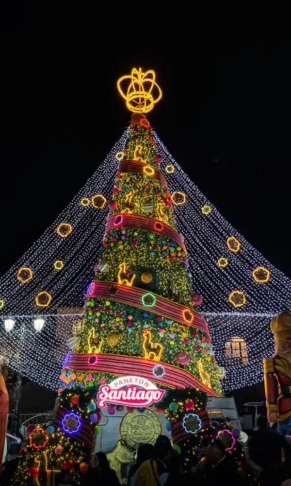 Christmas Tree Cusco Plaza Santiago