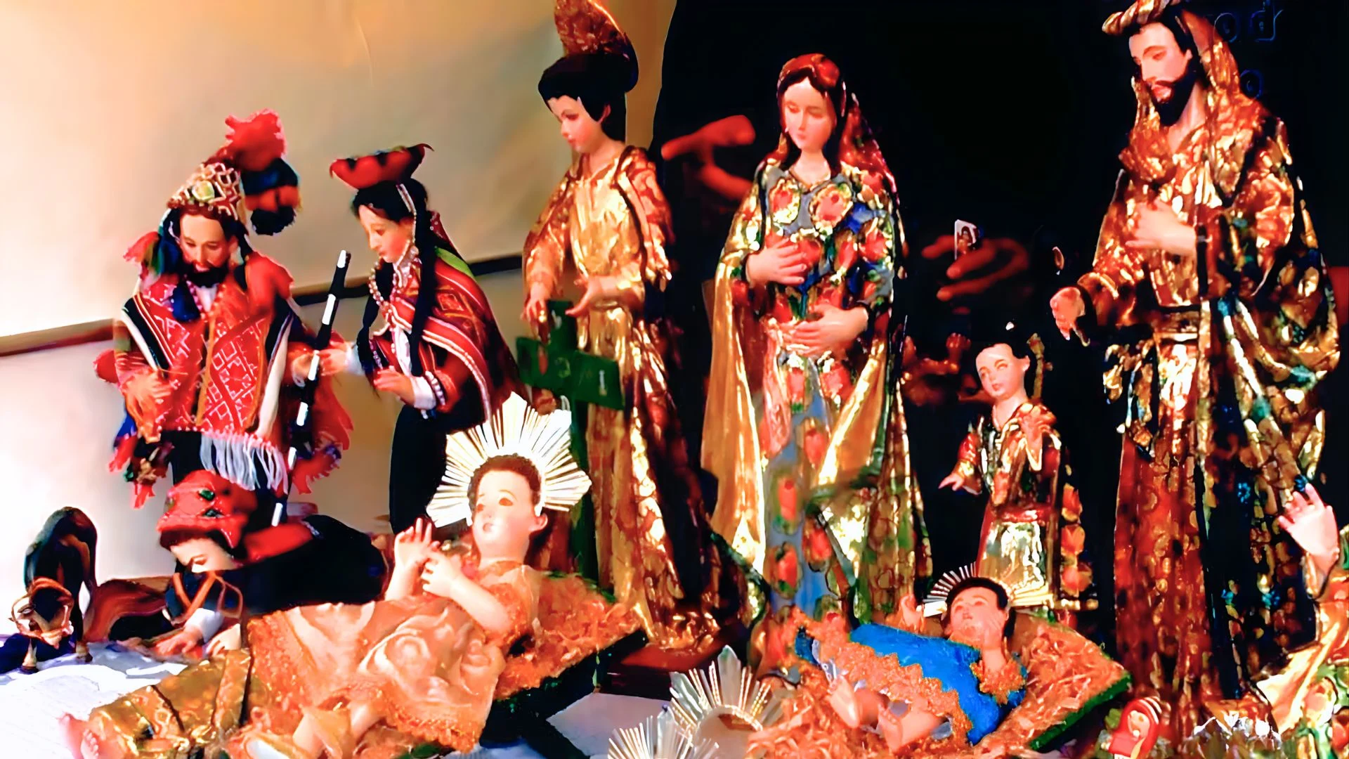 Figuras religiosas en el Santurantiyku