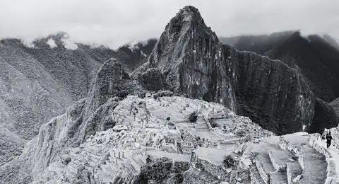 How built Machu Picchu