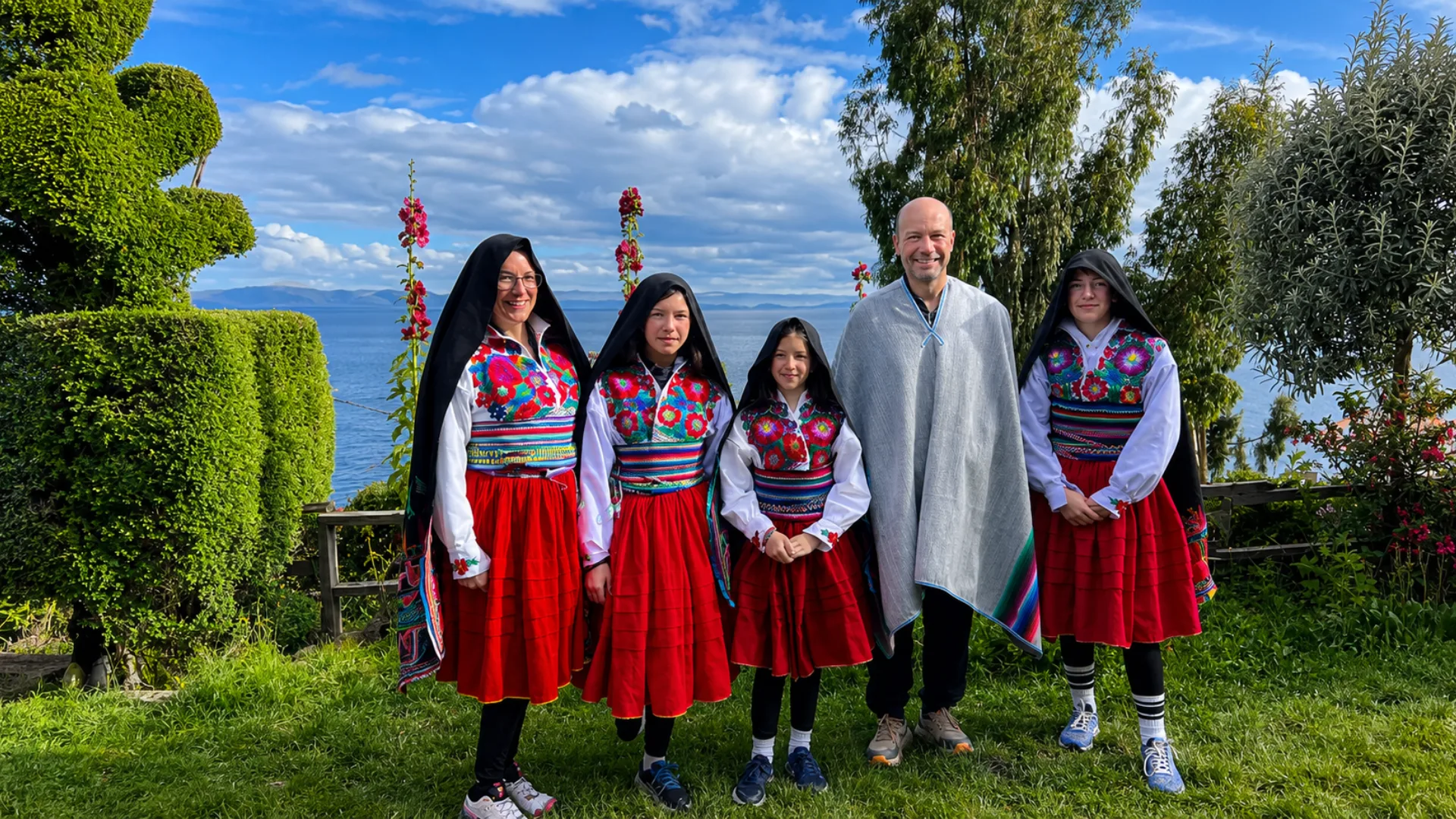 amantani-host-family-traditional-clothing