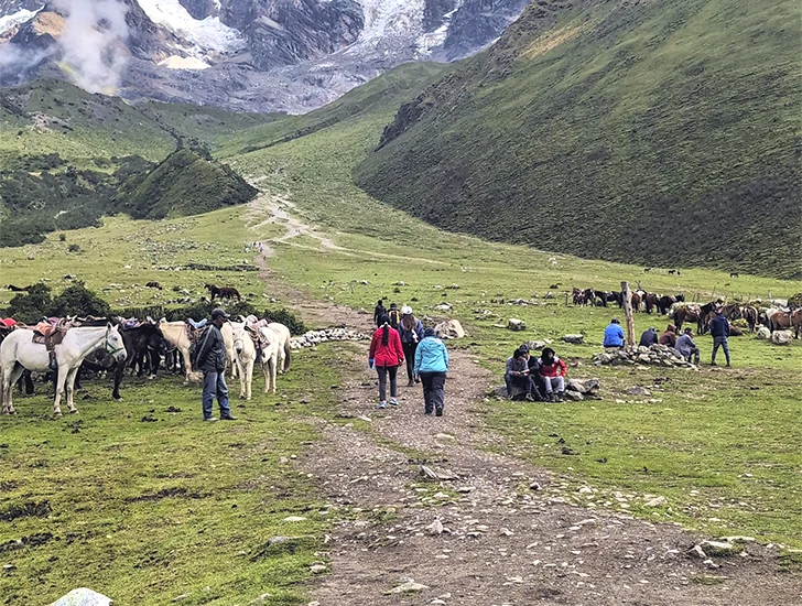 caminata-de-soraypampa-a-laguna-humantay-cusco