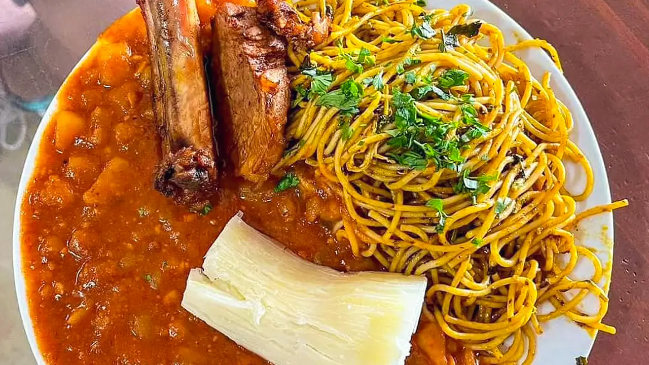 Carapulcra con sopa seca en Ica, comida tradicional