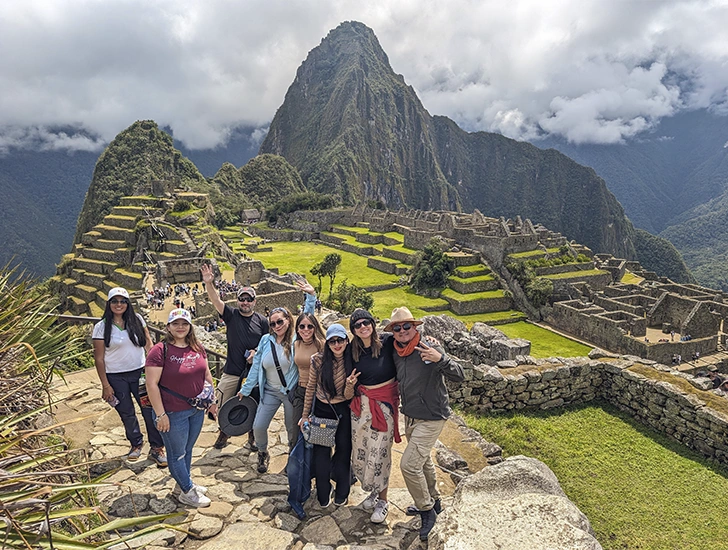 guided-tour-in-the-citadel-of-machu-picchu-uros-expeditions