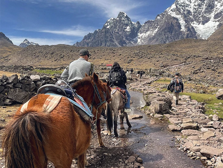 horseback-ride-to-7-lakes-ausangate-cusco-peru