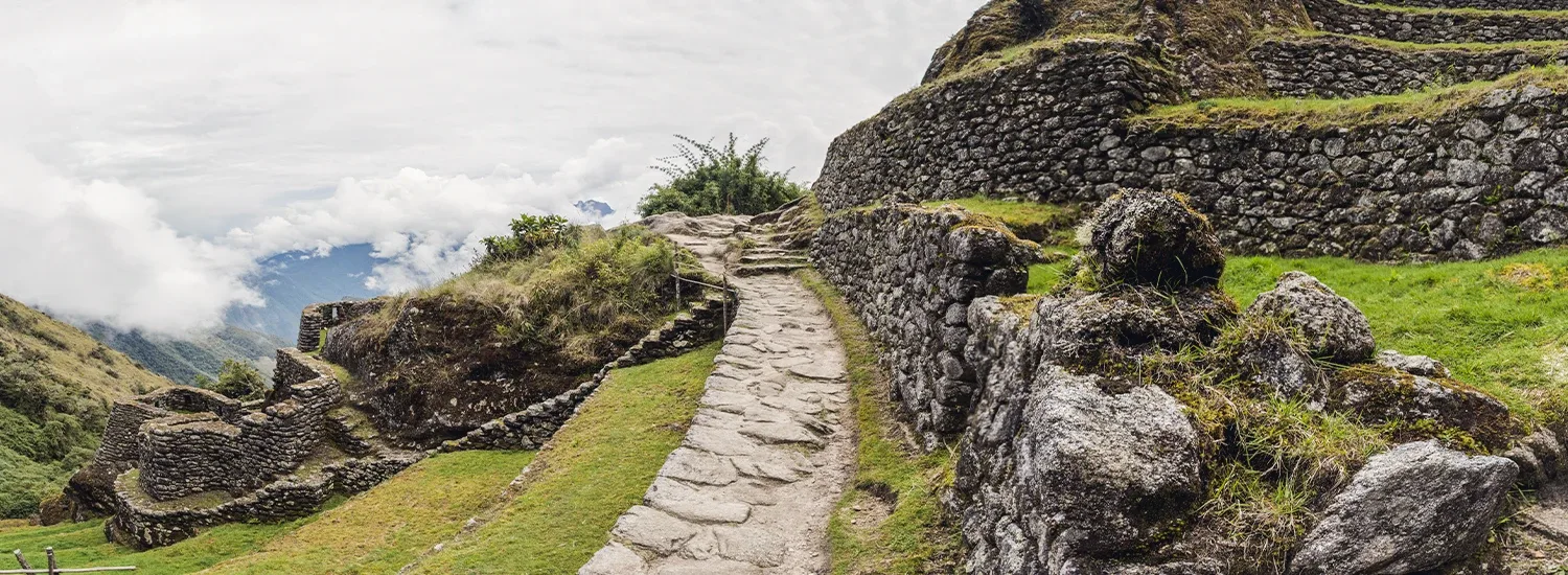 inca trail to machupicchu phuyupatamarca