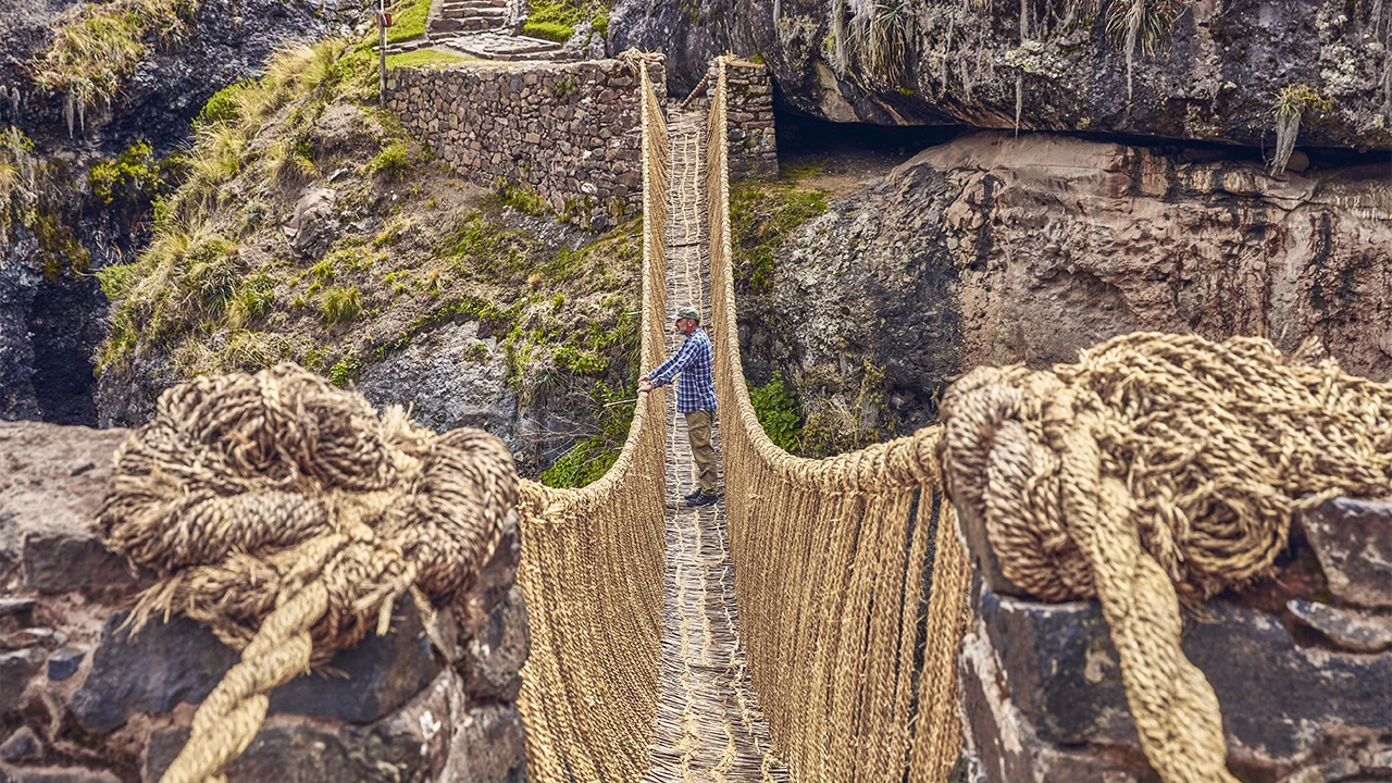 Autoridades y comunidades impulsan la renovación del Puente Inka Q’eswachaka como atractivo turístico sostenible.