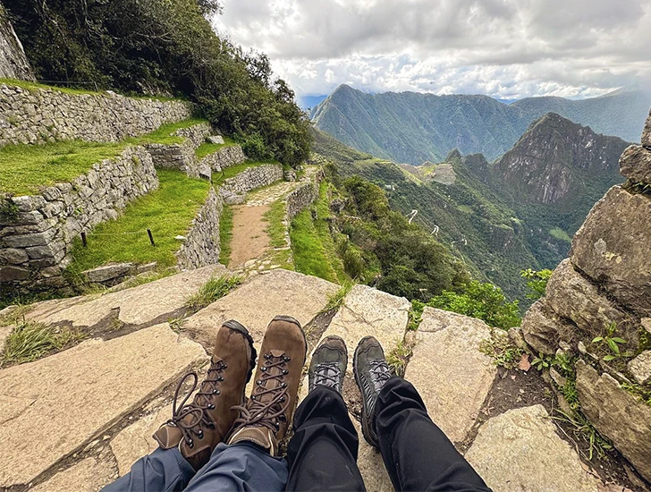 intipunku-panoramica-a-machu-picchu-camino-inca-corto-uros-expeditions