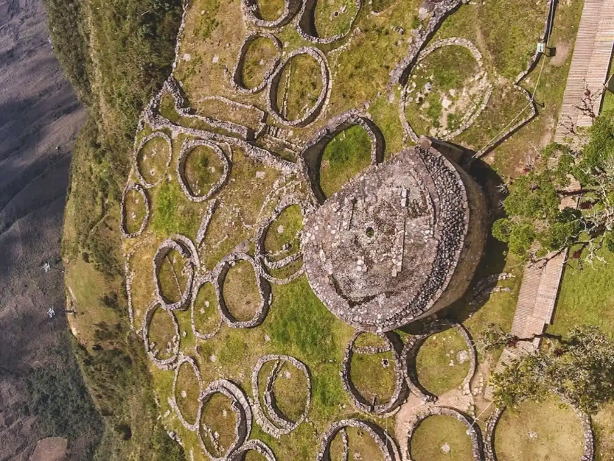 paisaje de Kuélap en Peru