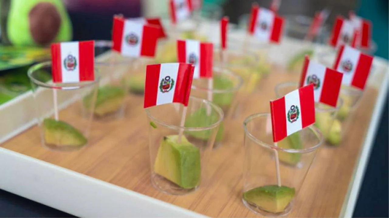 Peruvian avocado prepared for export to Asian markets