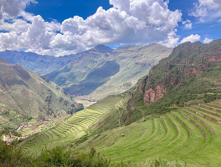 pisac-andeneria-inca-en-el-valle-sagrado-de-los-incas-uros-expeditions