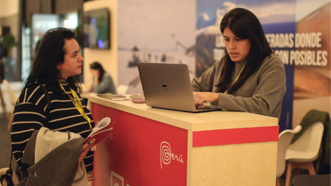 PROMPERÚ representatives promote Peru as a film location destination during the Málaga Film Festival in Spain.