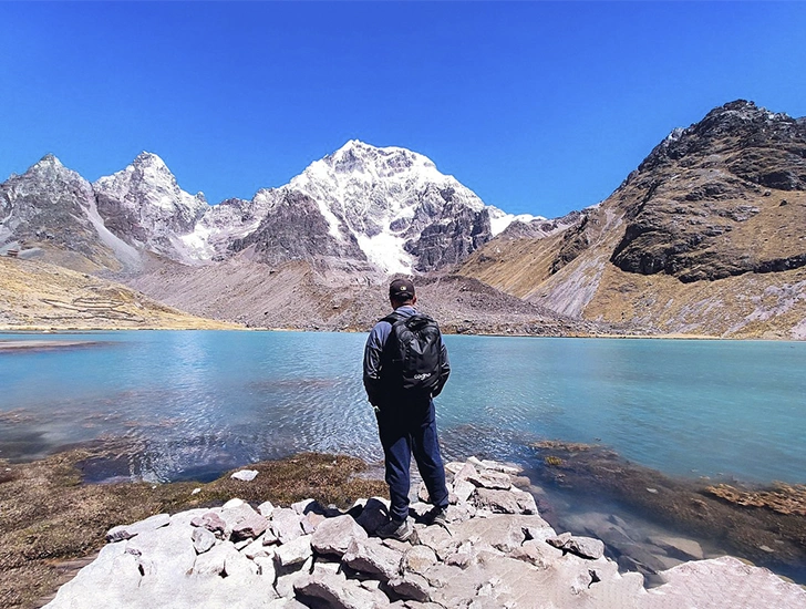 pucacocha-lake-ausangate-peru