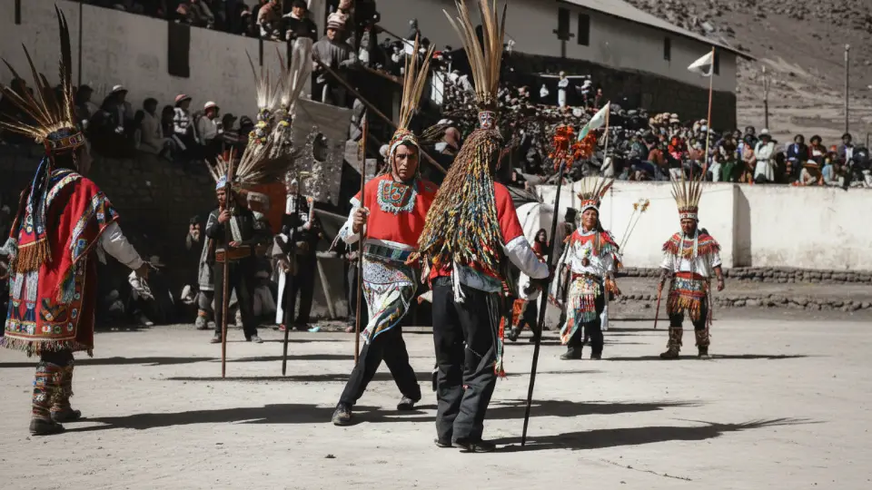Devotees dancing the Wayri Ch’unchu dance at Qoyllority in 1999