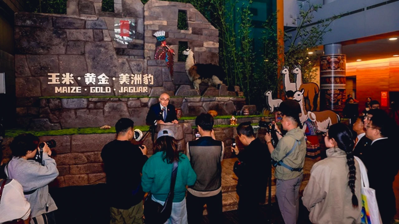 Piezas del Museo Tumbas Reales de Sipán exhibidas por primera vez en China