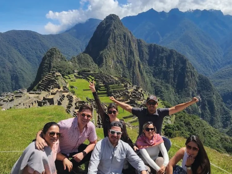sacred-valley-and-maras-tour-machupicchu