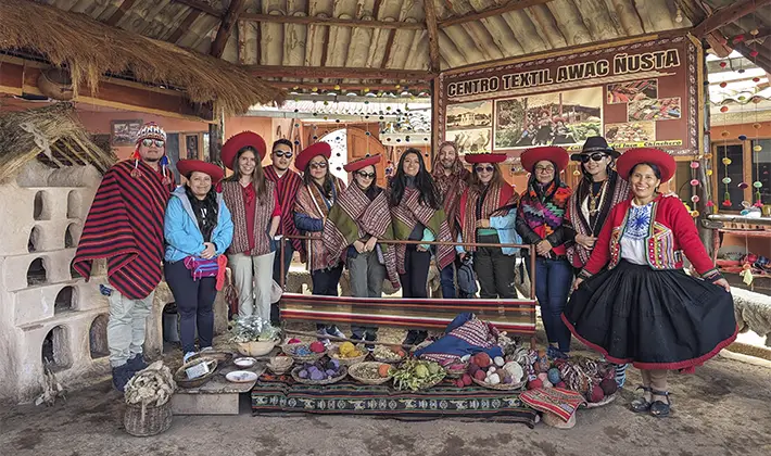 Chinchero, Inca weavers’ town in the Sacred Valley, one-day tour with Uros Expeditions to discover ancestral traditions