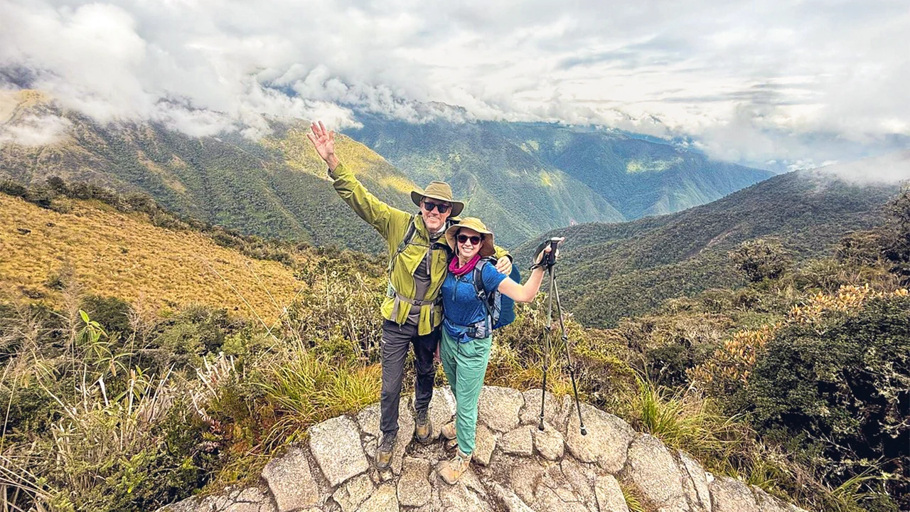 Guías de senderismo y trekking en la montaña tras el reconocimiento oficial del Congreso