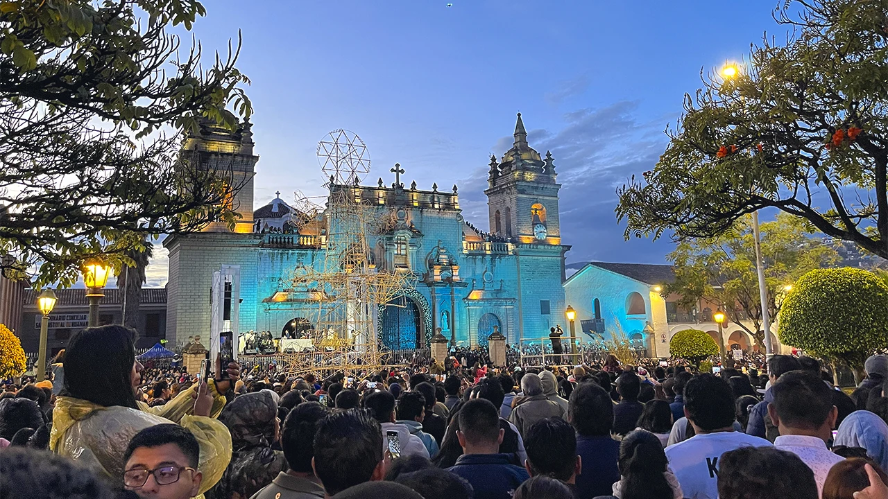 Holy Week procession in Ayacucho during Peru’s 2026 long holiday