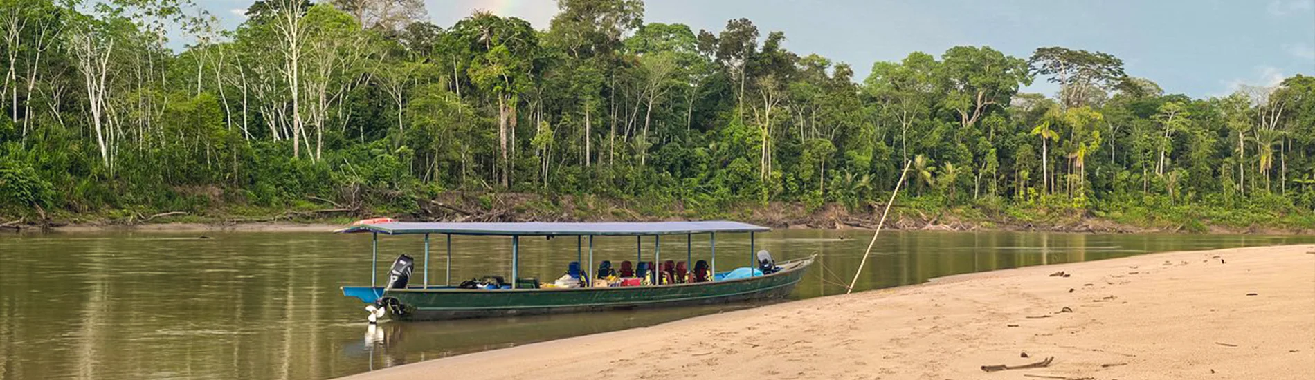 River exploration tour on the Tambopata River in Tambopata National Reserve