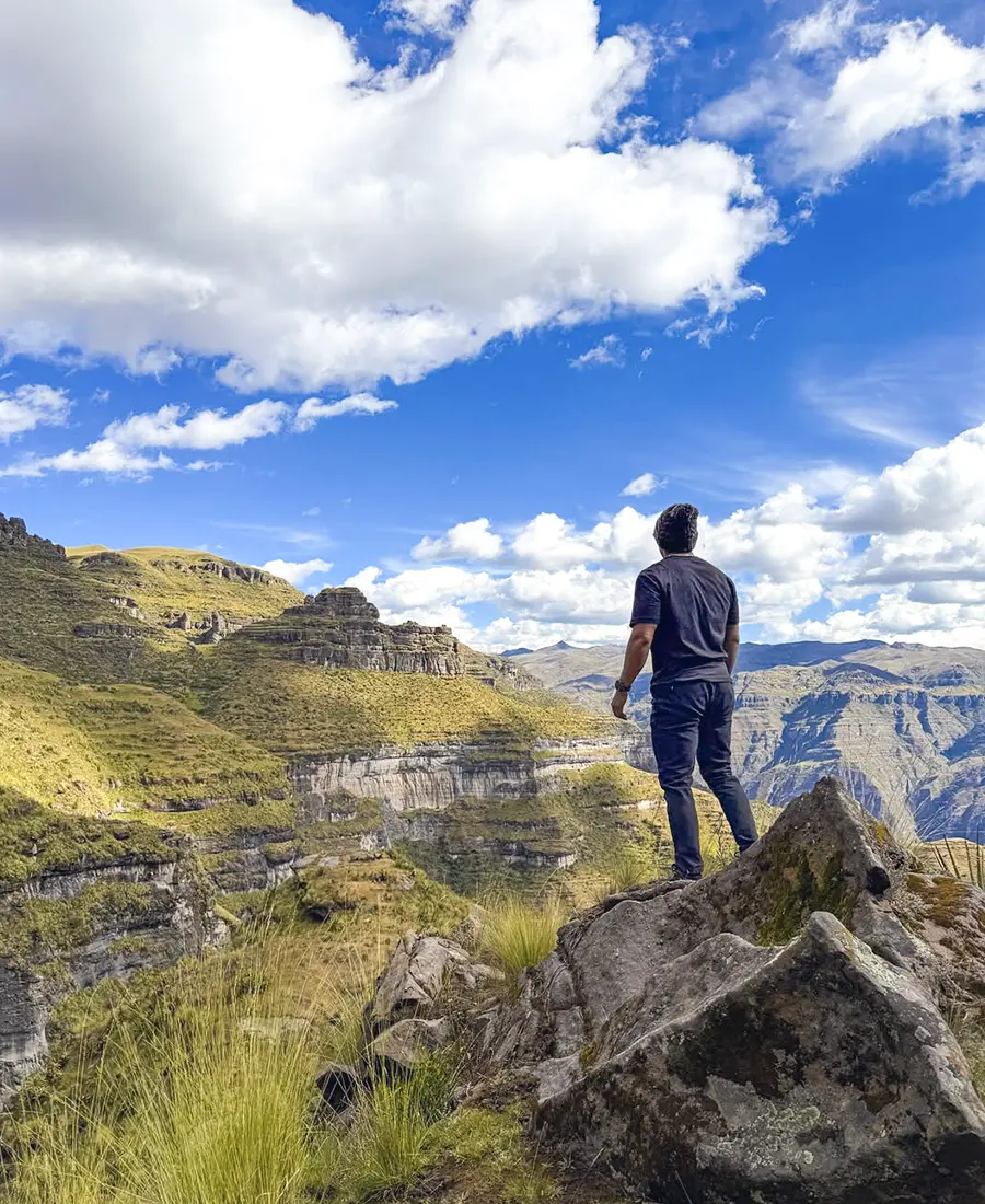 Vista del turista desde Waqrapukara