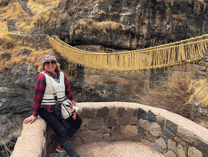 turistas-en-el-puente-inca-qeswachaka-cusco-peru