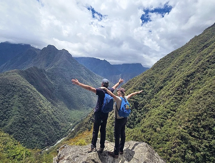 valle-urubamba-camino-inca-corto-a-machu-picchu-uros-expeditions