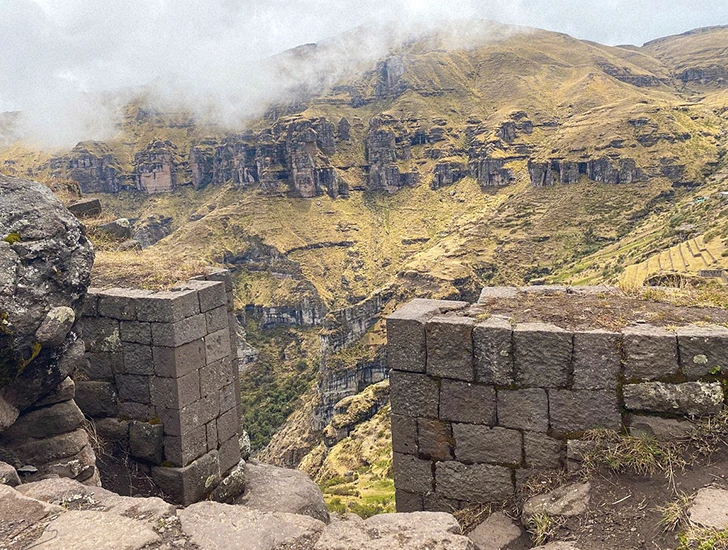 vista-desde-waqrapukara-cusco-peru