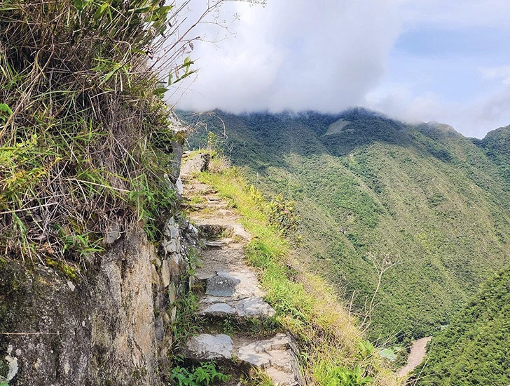vista-panoramica-short-inca-trail-hasta-machu-picchu-uros-expeditions